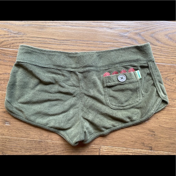 Billabong Women’s Shorts - Picture 2 of 4